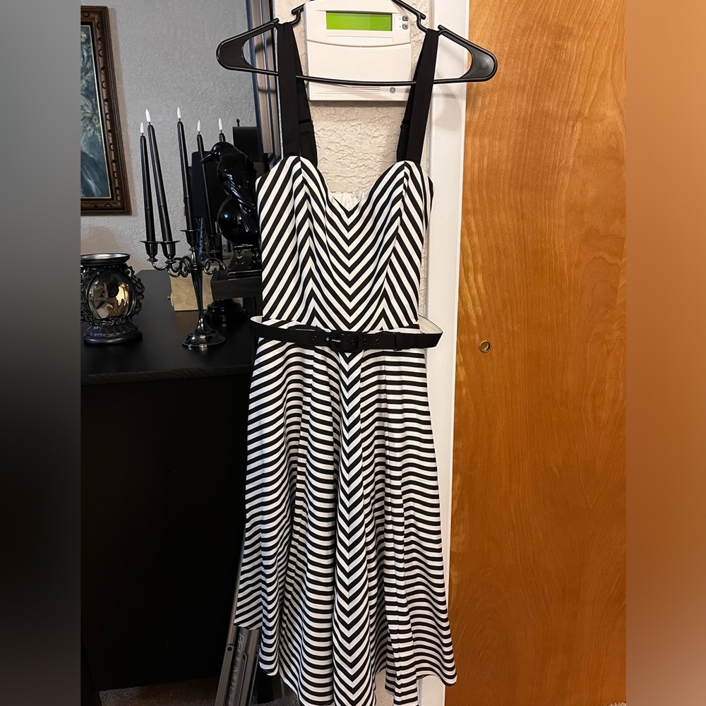 NEW WITH TAGS Dollface Dress in Black and White Vixen by Michelline Pitt size S - Picture 3 of 8
